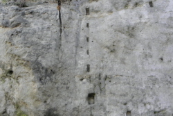 Balkenlager im Sandstein