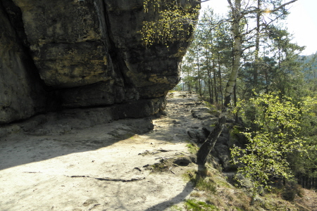 Unterburg, hier stand der Wehrgang